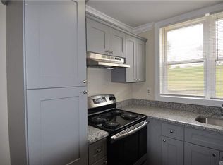 42 Townhouse Rd N, Huntington Station, NY 11746