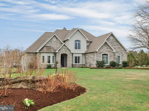 179 N Loop Rd, Mechanicsburg, PA 17055