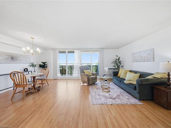 4th image of 9 Bonheur Ct #716