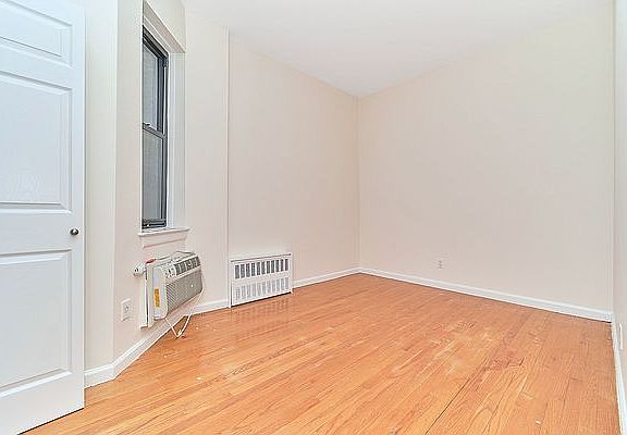 4th image of 306 E 91st St #1G