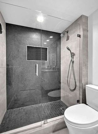 3rd image of 780 NE 69th St APT 1509