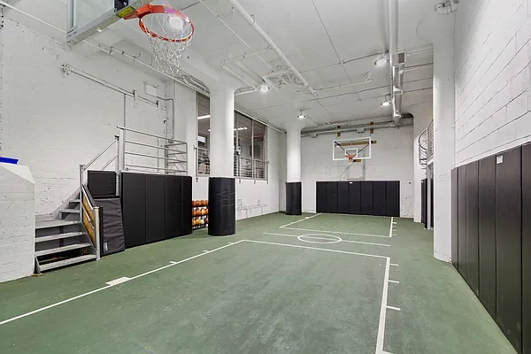 Rented by REAL New York | media 33