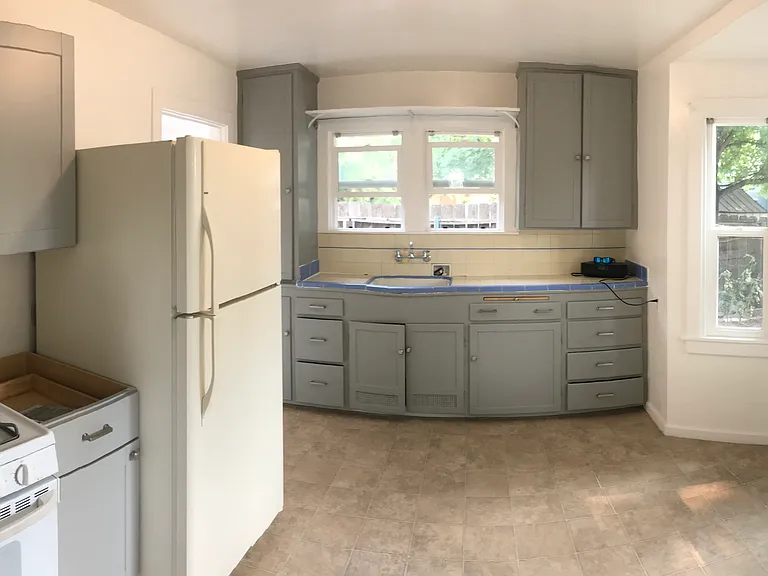 1514 Clay St — Photo 3