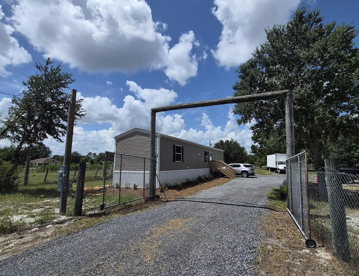 3 bed, 1000 sqft, $1,650 — Photo 2