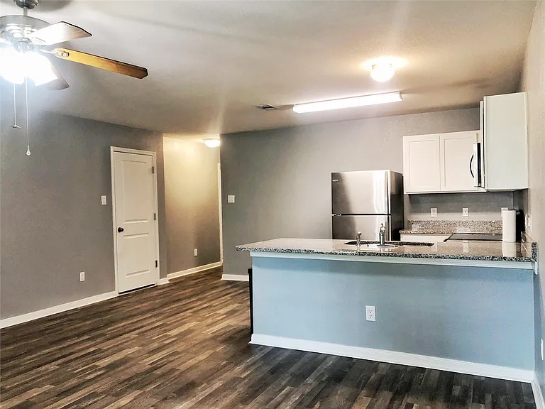 217 Cherry Tree — Photo 8