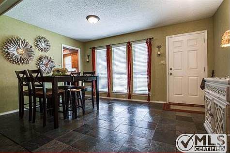 3rd image of 1522 Shannon Pl