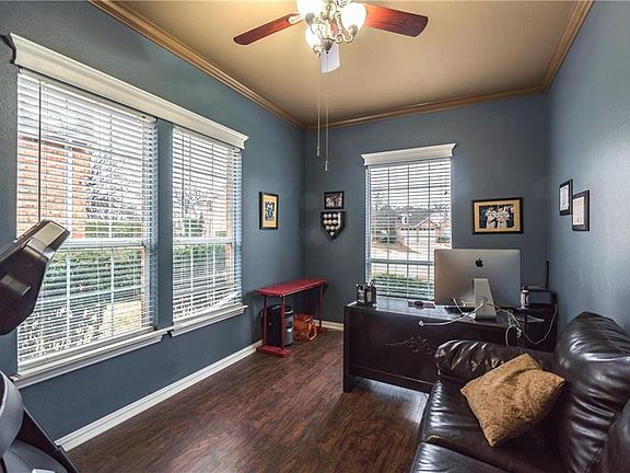 3rd image of 3804 Crown Ct