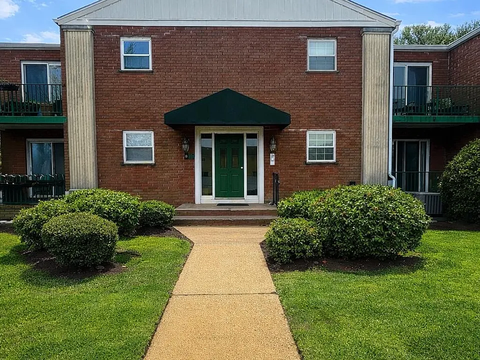 65 Cedar Ave #B2