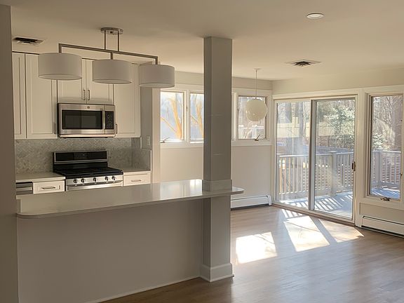 2nd image of 9916 Parkwood Dr