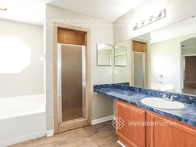9785 Oxford Station Dr — Photo 13