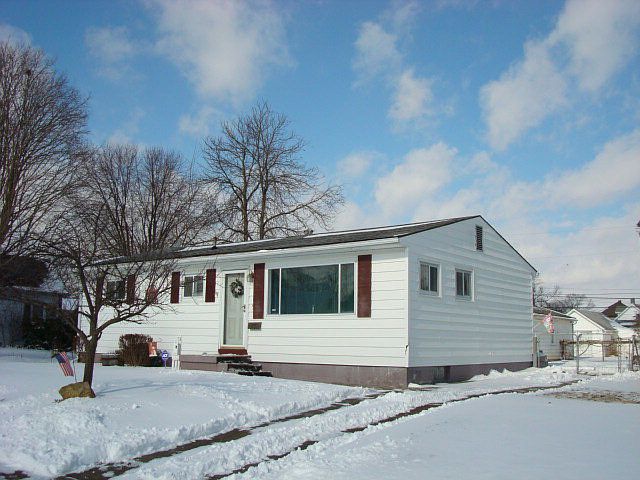 1st image of 713 Buckeye St