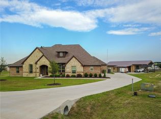 115 High Meadows Ct, Decatur, TX 76234