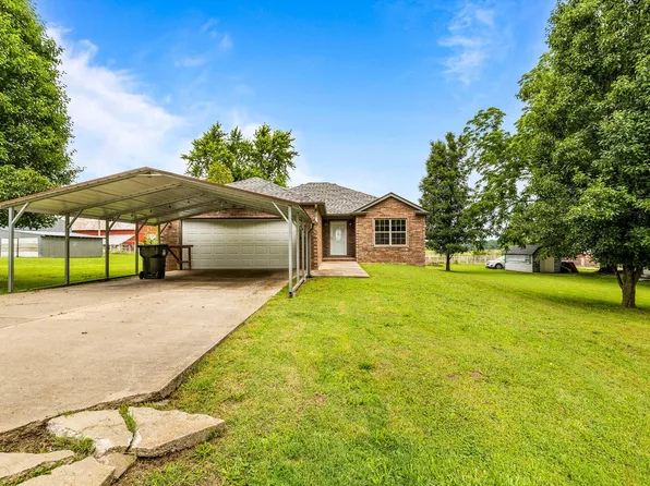107 W Summit Street, Aurora, MO 65605