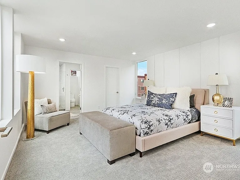 13733 35th Ave NE — Photo 3