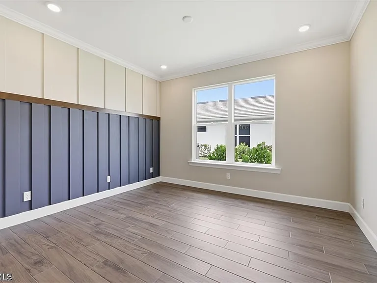 26801 Victoria Pl — Photo 5