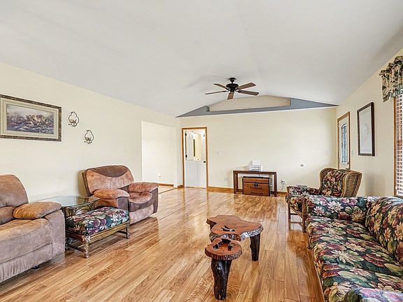 5th image of 104 Owens Dr