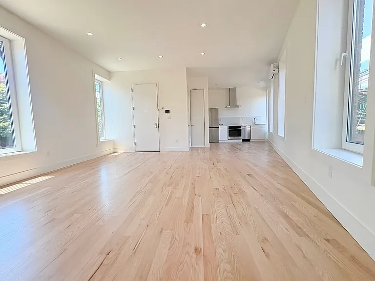 392 Broadway #4 — Photo 2