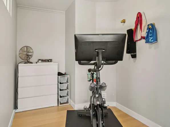 383 Grand Street image 10 of 11