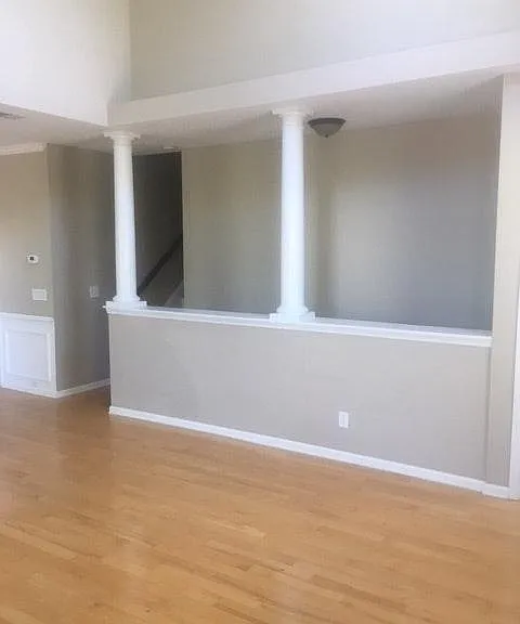 2928 Woodland Park Dr — Photo 2
