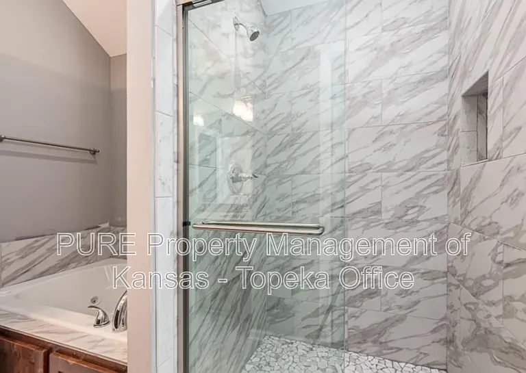 4766 Lakecrest Dr — Photo 13