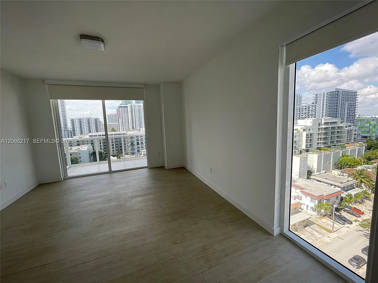 600 NE 27th St #1205 — Photo 34