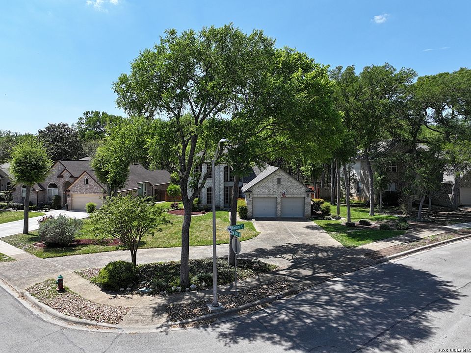 1st image of 200 Nandina Ct