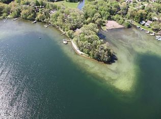 1116 N Point View Rd, Oconomowoc, WI 53066