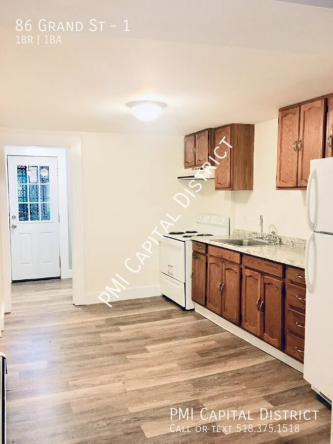 Building Photo - 86 Grand St #1