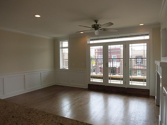 3rd image of 2746 W Belmont Ave #3