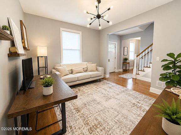 3rd image of 131 Wilson Avenue