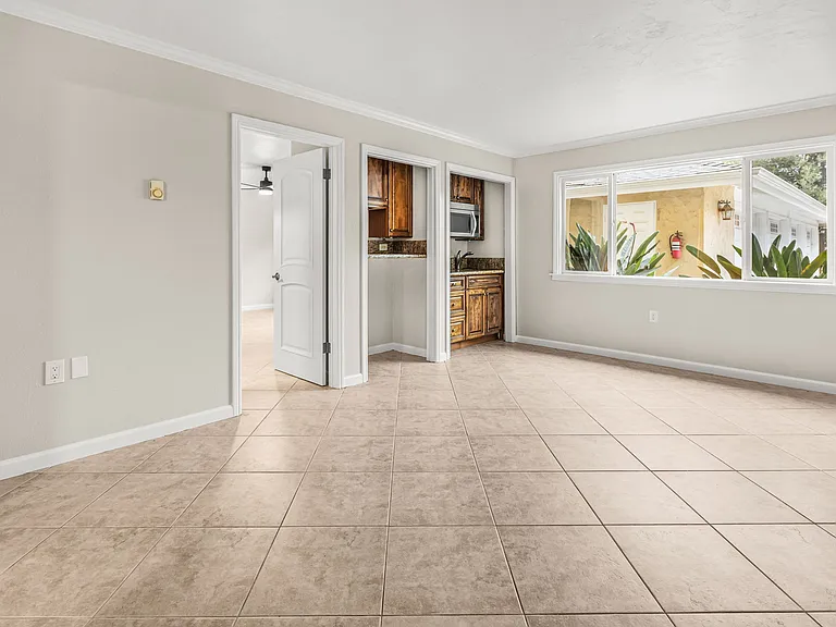 216 Guajome St #A — Photo 10
