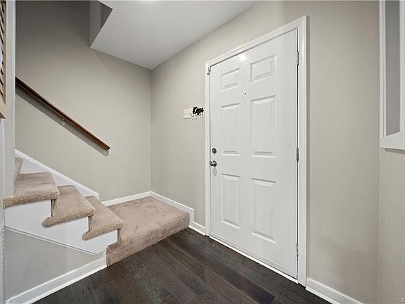 5th image of 1916 Millsap Ln