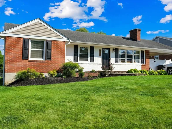 921 Ridgecrest Dr, Roanoke, VA 24019