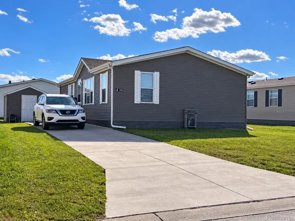 3488 Spring St, Carleton, MI 48117