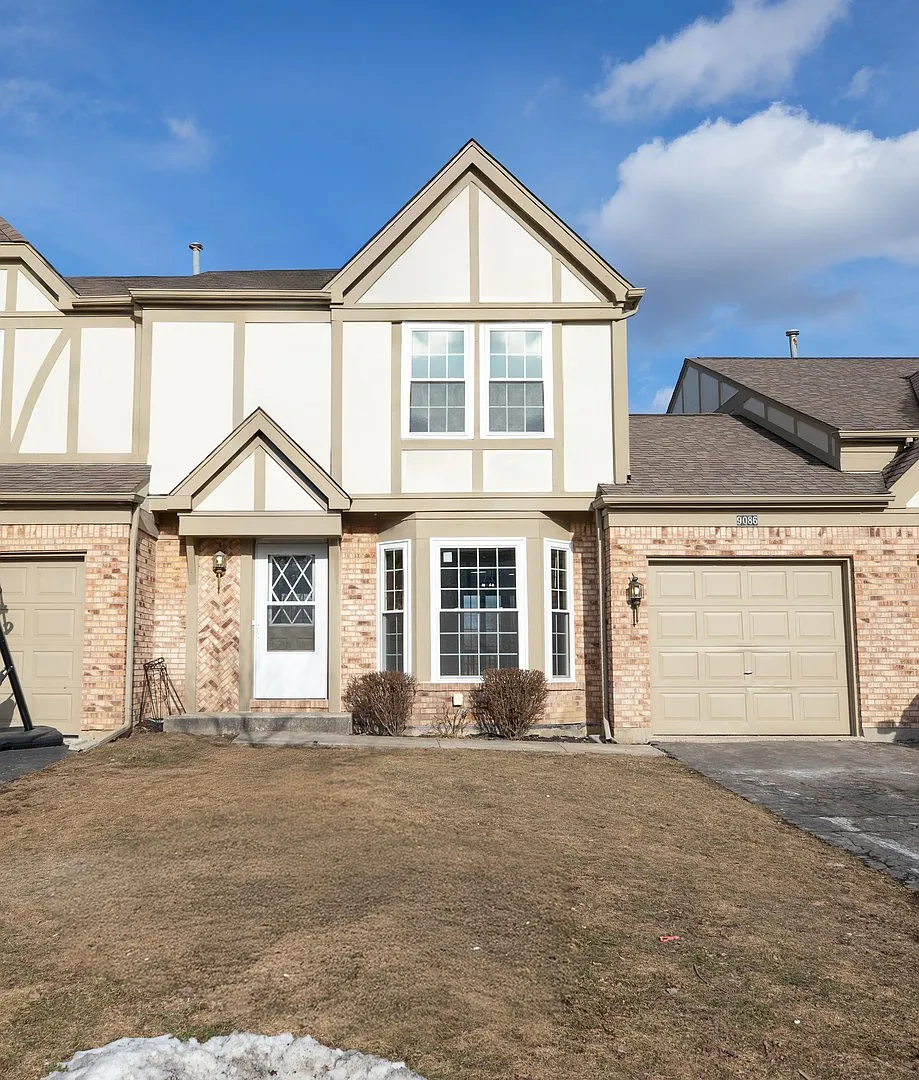 9086 Carlisle Ln photo 1