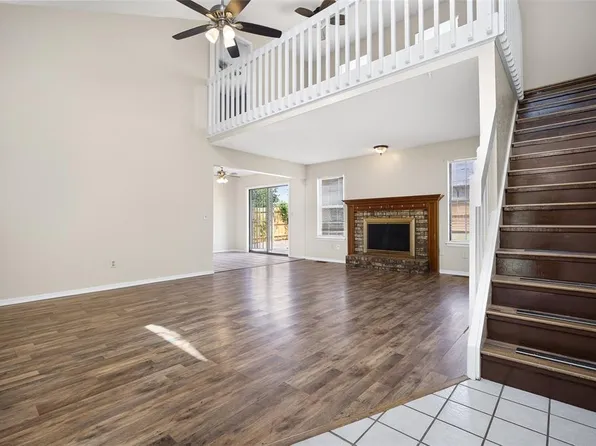1217 NE 23rd St, Moore, OK 73160