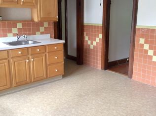 4 Leland Rd, Whitinsville, MA 01588