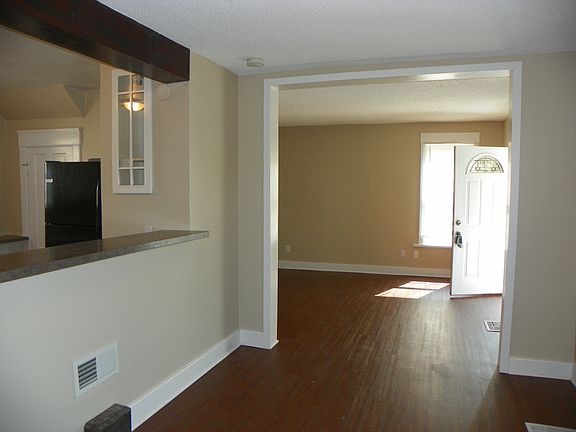 2nd image of 712 40th Ave N