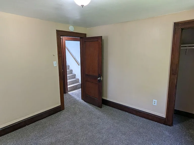 443 W Thornton St — Photo 20
