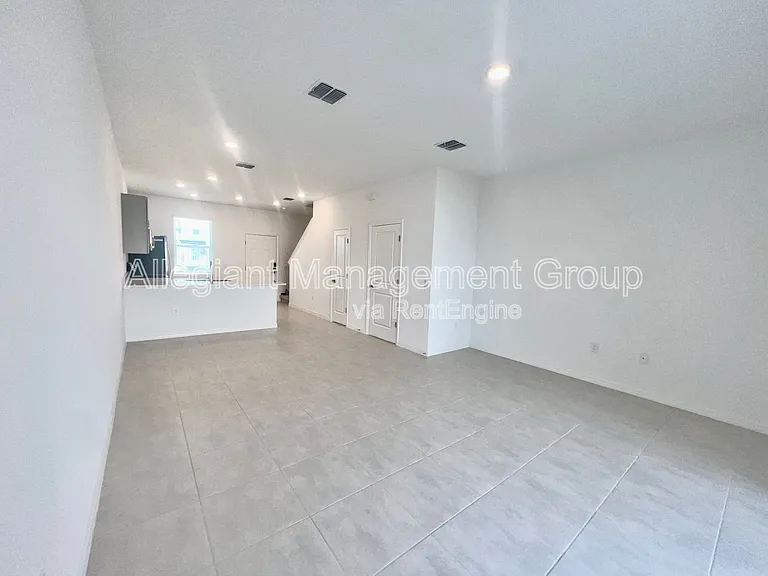 3200 Skyline Loop — Photo 5