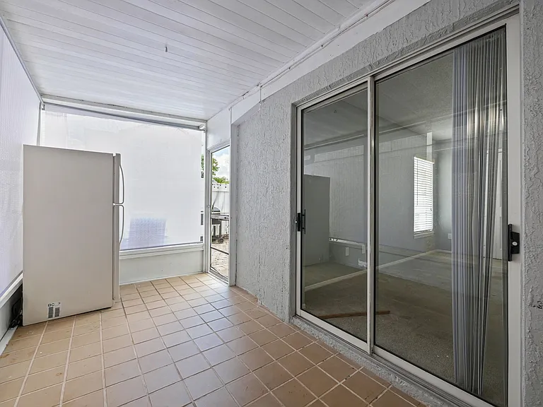 750 Olympic Cir — Photo 17
