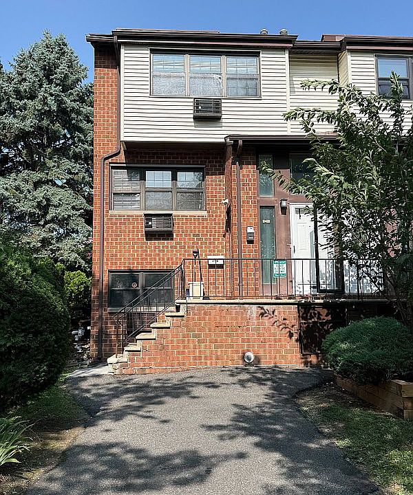 1st image of 316 121st St #72A