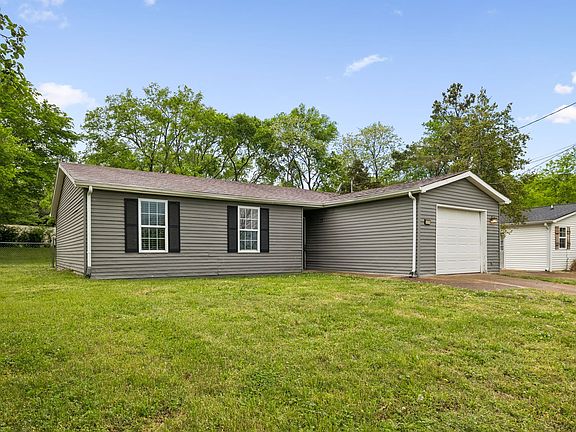 2nd image of 809 Fawn Ln