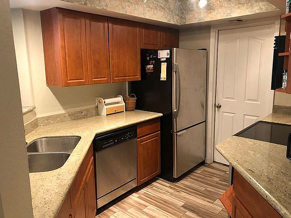 Another view of the kitchen.