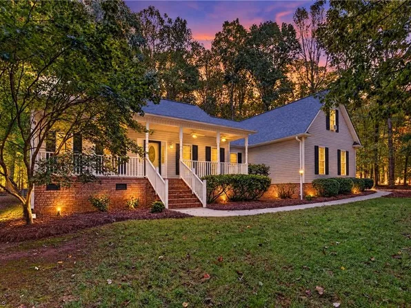 7806 French Dr, Browns Summit, NC 27214