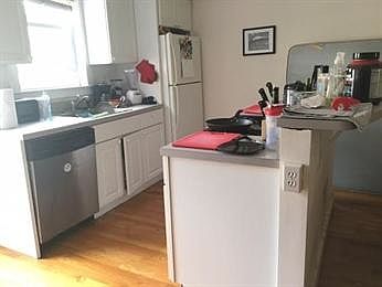 2nd image of 6 Lawrence St