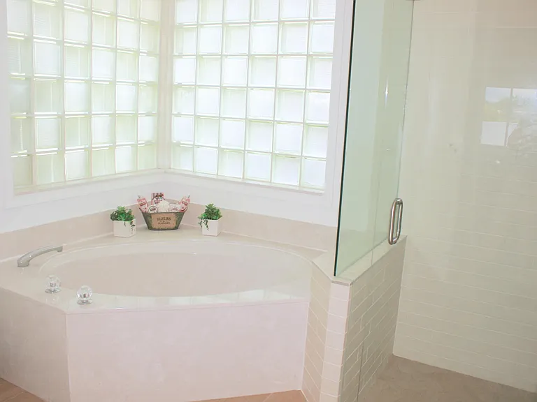 12744 Meadowbreeze Dr — Photo 14