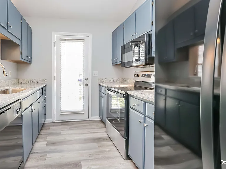 832 Trailside Cir — Photo 3