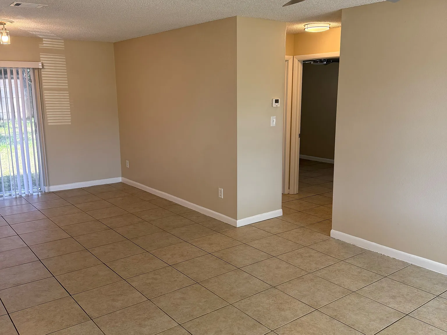 3 bed, 1050 sqft, $2,395 — Photo 4