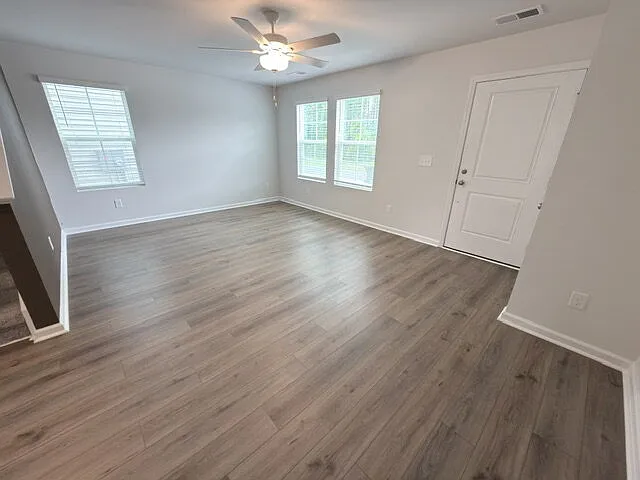807 Coburg Ln — Photo 10